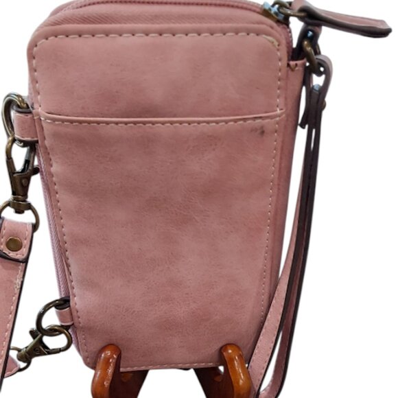 b.o.c. Small Blush Crossbody Wallet/Bag w/wristlet strap - Picture 6 of 10